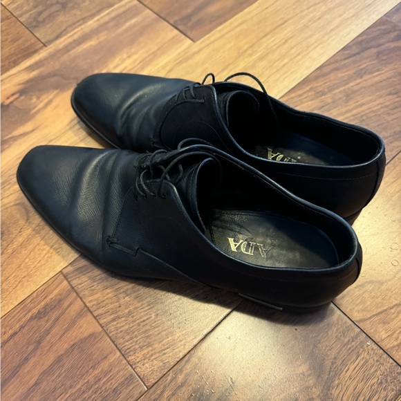 Prada CALZATURE UOMO shoes - size 8.  Black saffiano leather.  Used. - Picture 3 of 5